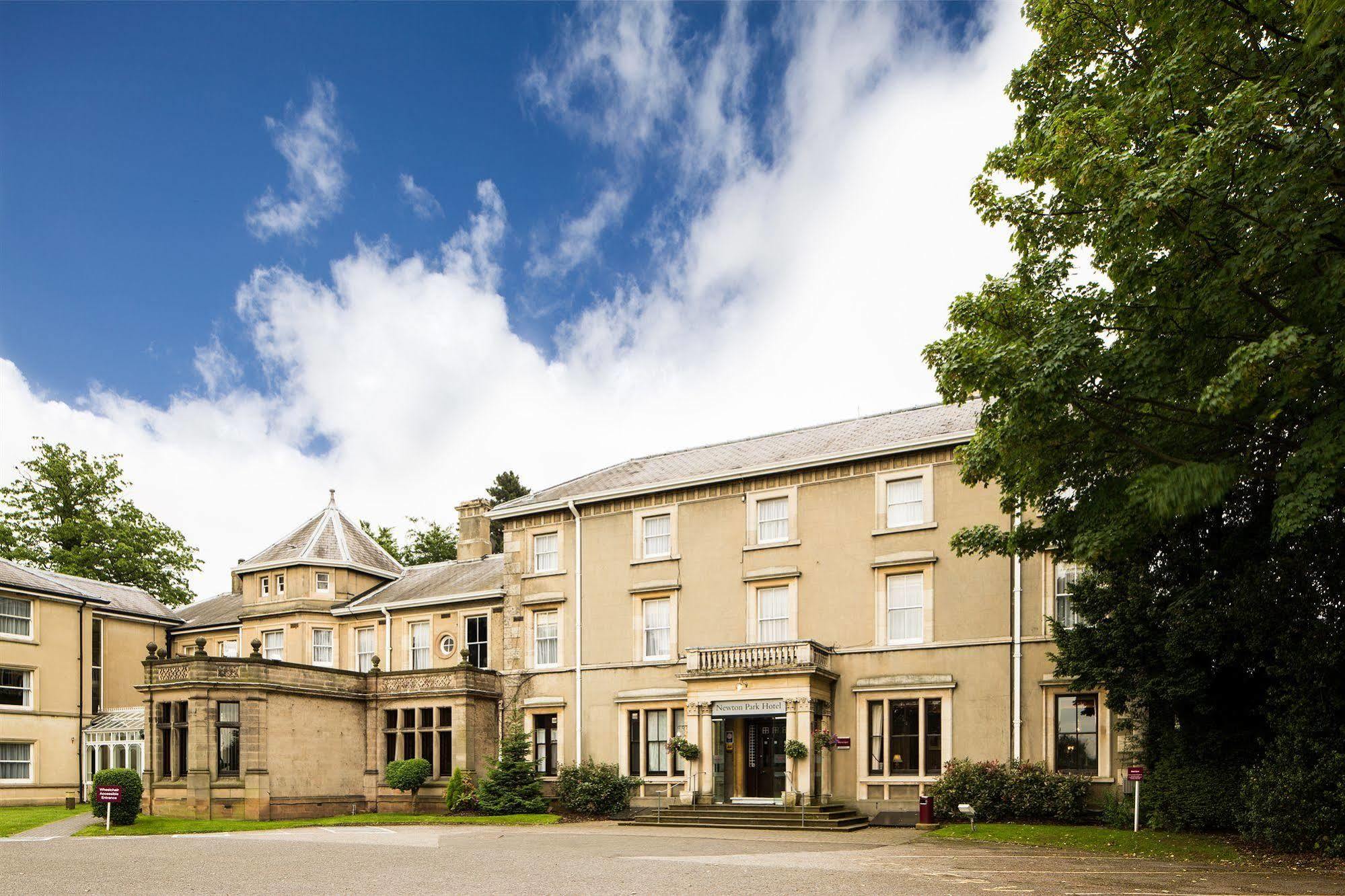 Mercure Burton Upon Trent, Newton Park Exterior photo